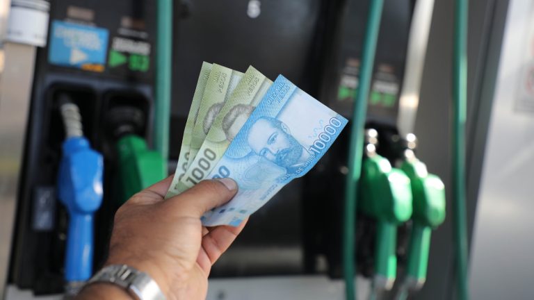 ¿Sube o baja la bencina? Este es el precio de los combustibles para este sábado 8 de febrero