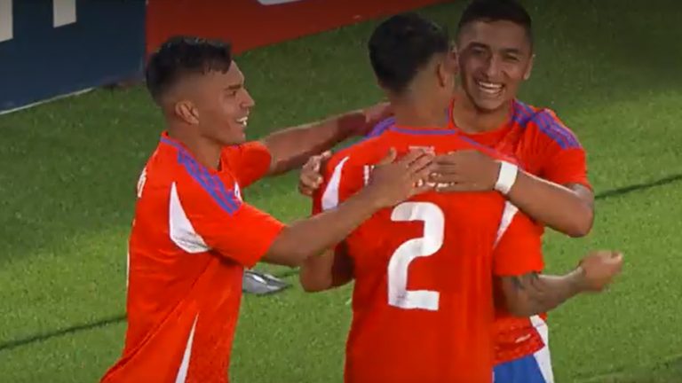 Conexión alba y azul: Centro de Cepeda y golazo de Guerra al minuto de juego ante Panamá