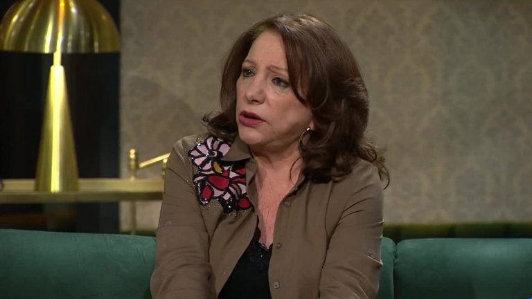 “Me puse a llorar”: Gloria Simonetti se conmovió en PH por sacerdocio de su hijo y su gran miedo