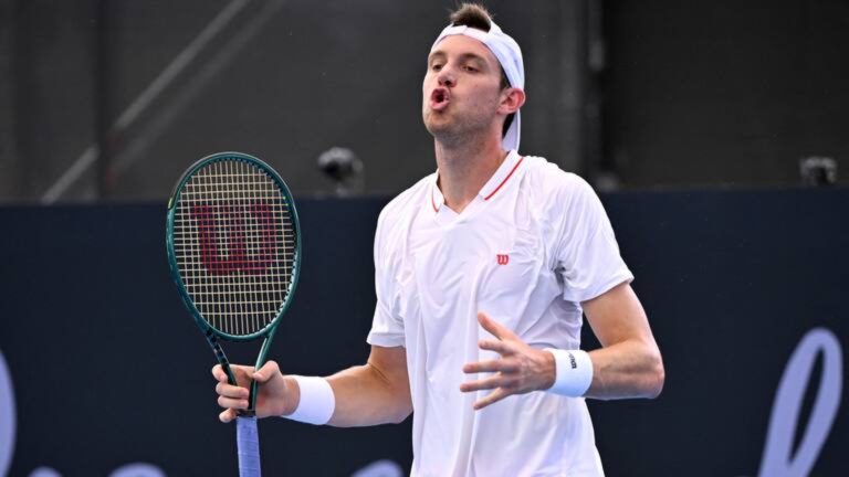 A Jarry se le escapó un match point y quedó eliminado ante el argentino Comesaña en Río