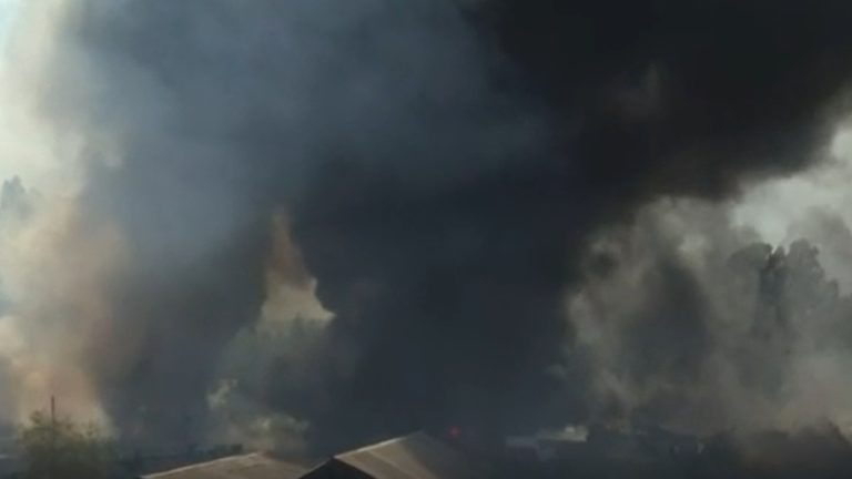 Senapred declara alerta roja en Peñaflor por incendio forestal con cuatro focos