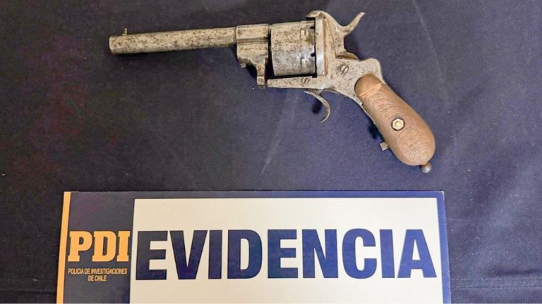 PDI recupera pistola robada que fue utilizada en Guerra del Pacífico: Fue vendida a $30 mil