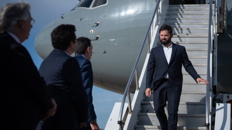 Pdte. Boric realiza primera visita oficial a Uruguay: Tendrá reuniones con Mujica, Lacalle Pou y Orsi