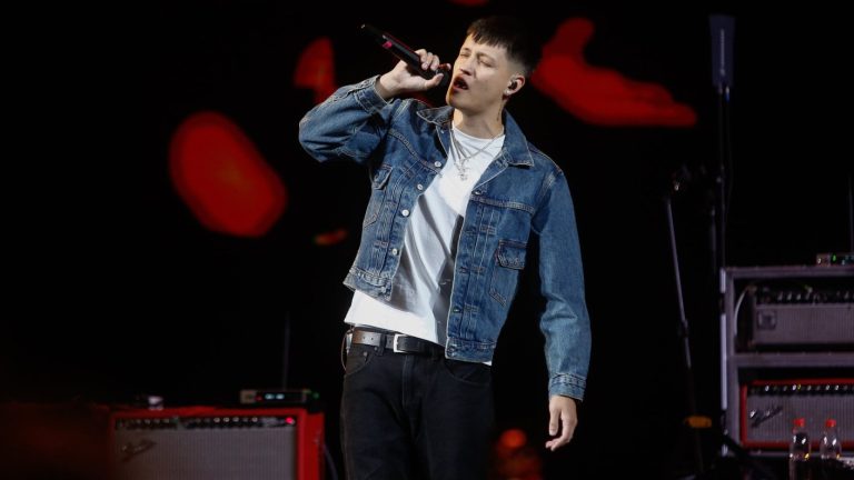 “Era mi mejor amigo”: Kidd Voodoo recordó sufrida infidelidad en su primera relación