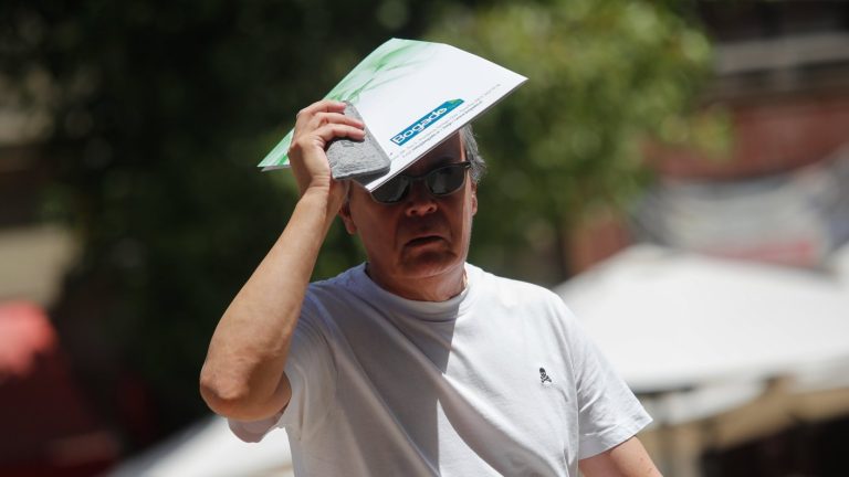 Santiago se prepara para calor extremo: Temperaturas subirán hasta los 36°C este fin de semana