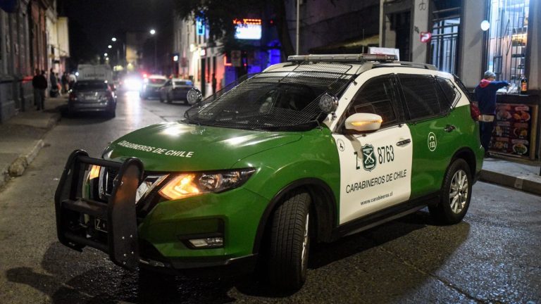 Fiscalización vehicular de Carabineros en Macul terminó con mujer baleada