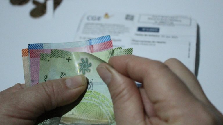 Aporte Familiar Permanente o Bono Marzo 2025: Requisitos, fechas de pago y cómo postular