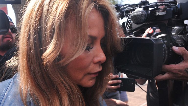 Acusó “ensañamiento”: Abogado de Cathy Barriga negó supuesto pago a niñera con fondos municipales