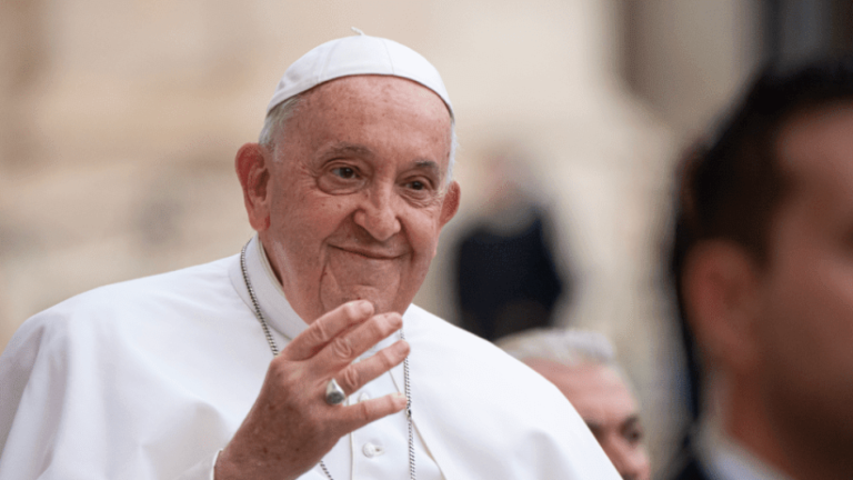 “Un cuadro clínico complejo”: Vaticano actualiza el estado de salud del papa Francisco