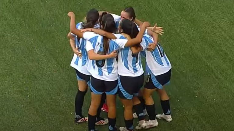 Mala fortuna: Argentina aprovecha un rebote en el área y se pone en ventaja ante Chile