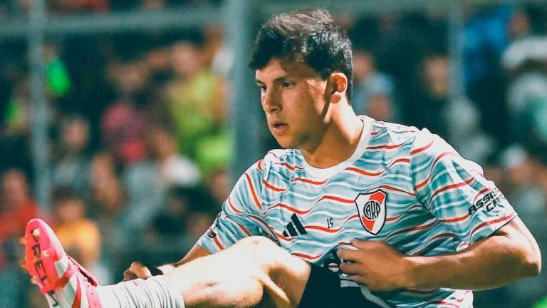 “Parece autito chocador”: Gonzalo Tapia fue duramente criticado tras primera titularidad en River