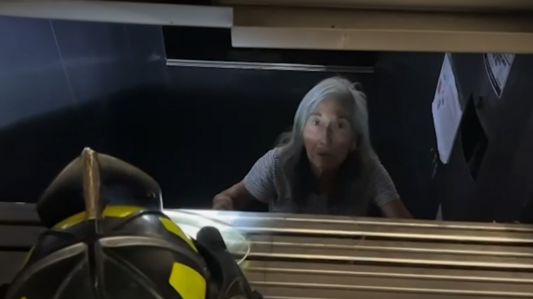 Mujer de 70 años quedó atrapada en ascensor por apagón masivo: “Yo digo ‘no me voy a morir aquí’”