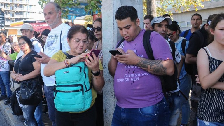 Conectividad celular y corte de luz masivo: Esto es que dijo el ministro Juan Carlos Muñoz