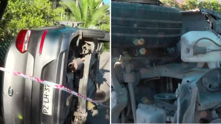 Vehículo volcó y chocó en Ñuñoa: Destrozó la entrada y reja perimetral de un edificio