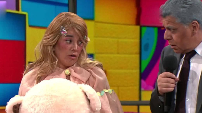 “Compré el peluche con plata…”: Revive la parodia a Cathy Barriga en Detrás del Muro