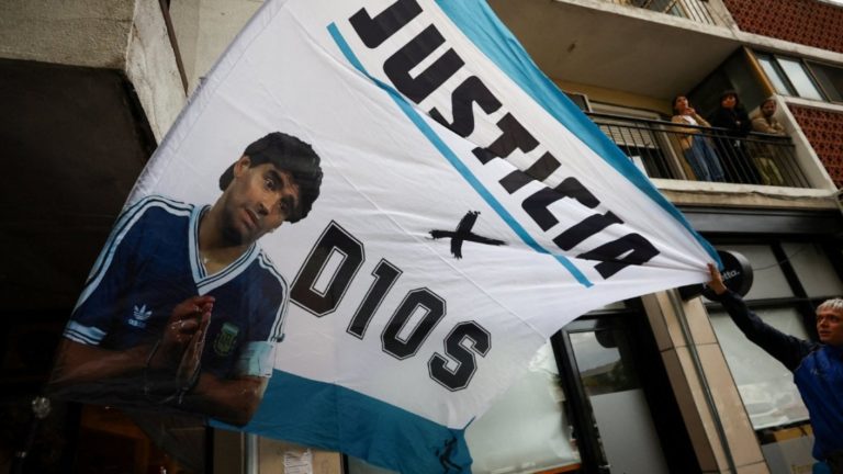 Acusan a médicos de destrato y pésimas condiciones en las que vivía Maradona: “Ellos ya sabían que se iba a morir”