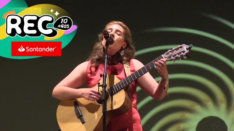 Una canción dedicada a Concepción: Así sonó Sol de Rayén García en REC 2025