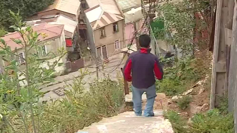 Vecinos de Valparaíso temen por peligros de “escala de la muerte”