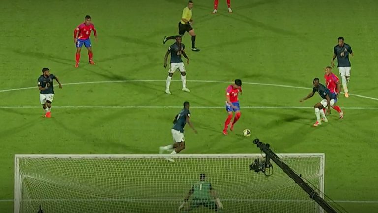 ¡Pasó a centímetros! Darío Osorio tuvo la más clara de Chile ante Ecuador