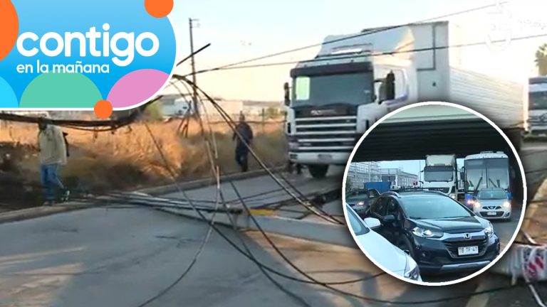 Poste caído provocó taco kilométrico en Lampa: Lleva más de tres días bloqueando la ruta