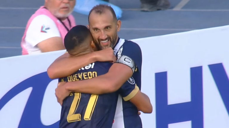 Apareció el goleador: Hernán Barcos abrió la cuenta para Alianza Lima ante Iquique