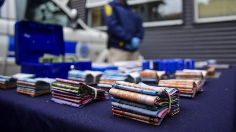 Lo donó a la iglesia y lo invirtió: Detienen a asesora del hogar por robar $34 millones a adultos mayores