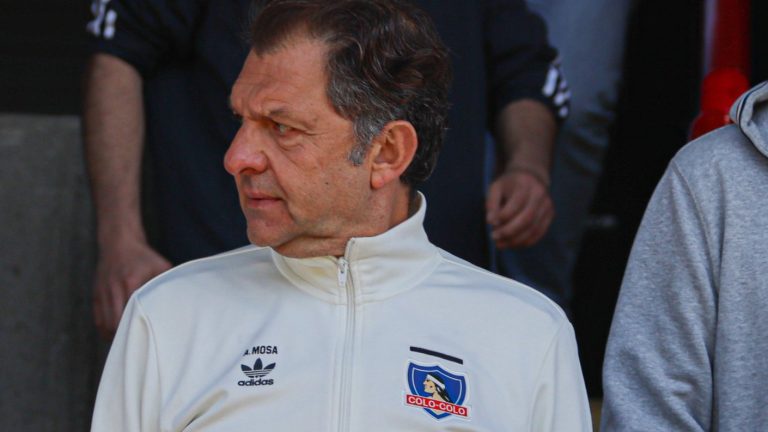 Escándalo en Colo Colo: Aníbal Mosa resulta herido luego de ser agredido por director en reunión de directorio