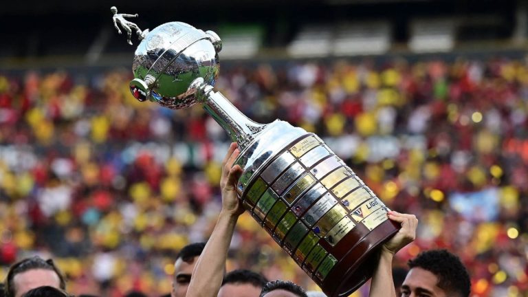 Sorteo Copa Libertadores: Cuándo y a qué hora se conocerán los rivales de Colo Colo y la U