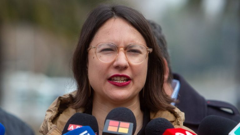 Irací Hassler por filtración de chats con Karol Cariola: “Representa una grave vulneración a la intimidad”