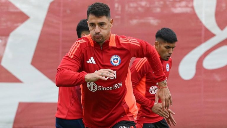 Toro destacado: Conmebol le hizo guiños a Fernando Zampedri previo a su posible debut en La Roja