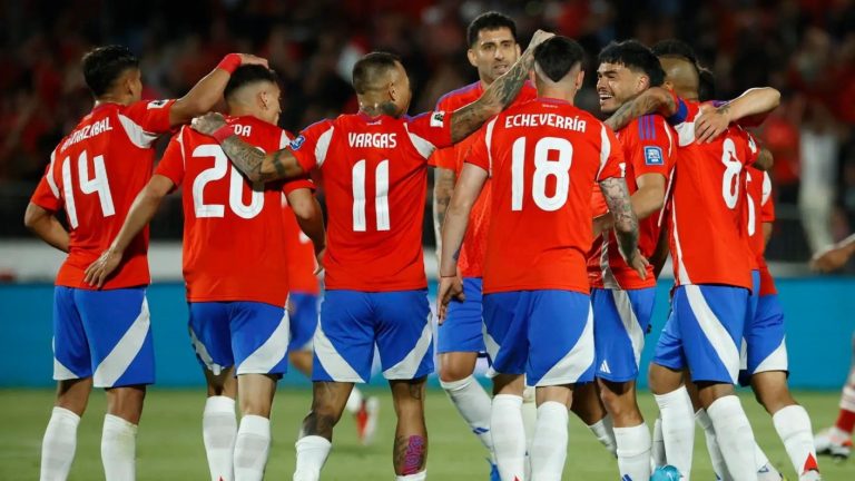 Comandada por Arturo Vidal y Eduardo Vargas: La formación de Chile para enfrentar a Paraguay