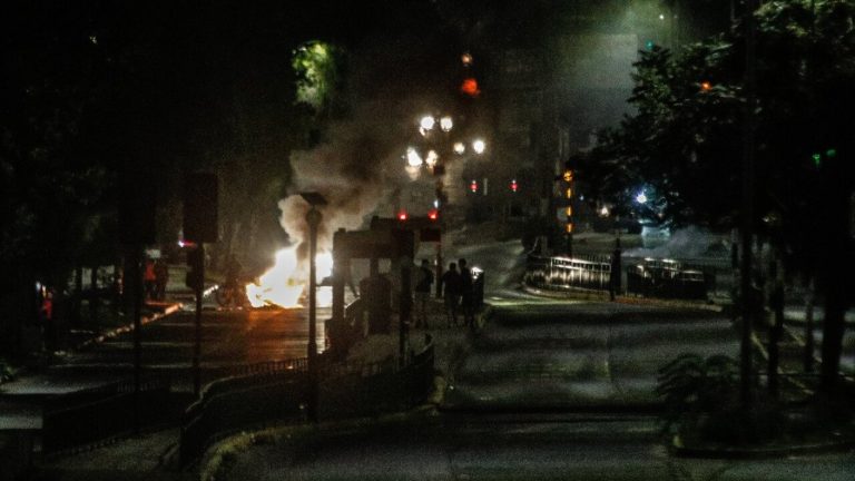 Carabineros cifra en 42 los detenidos por Día del Joven Combatiente: Dos son menores de edad