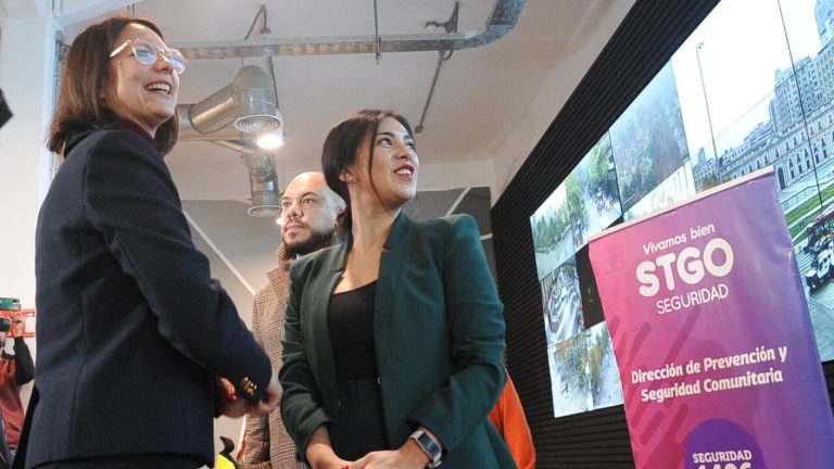 Fiscalía anuncia investigación de oficio por filtración de chats entre Cariola y Hassler