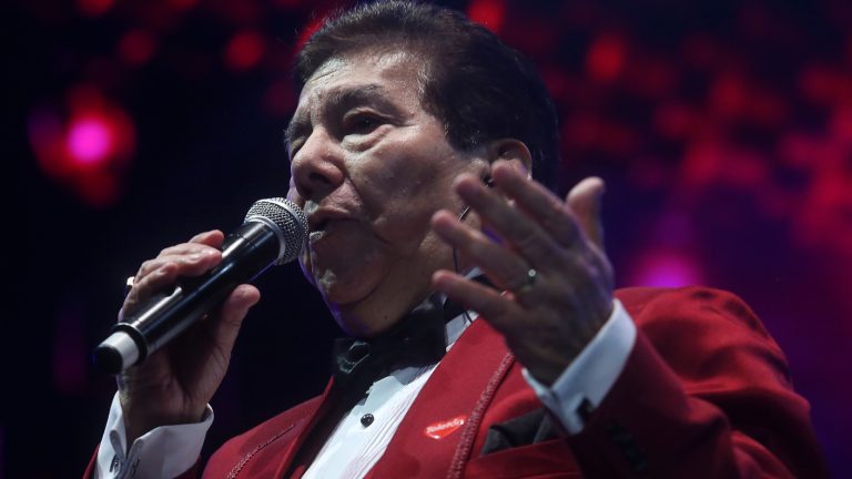 La música chilena está de luto: Muere el icónico cantante Tommy Rey