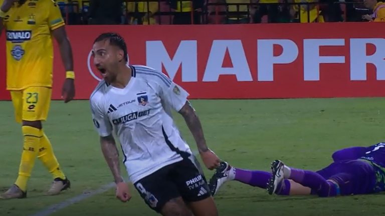 Javier Correa marca un doblete y Colo Colo llega al empate ante Bucaramanga en Colombia