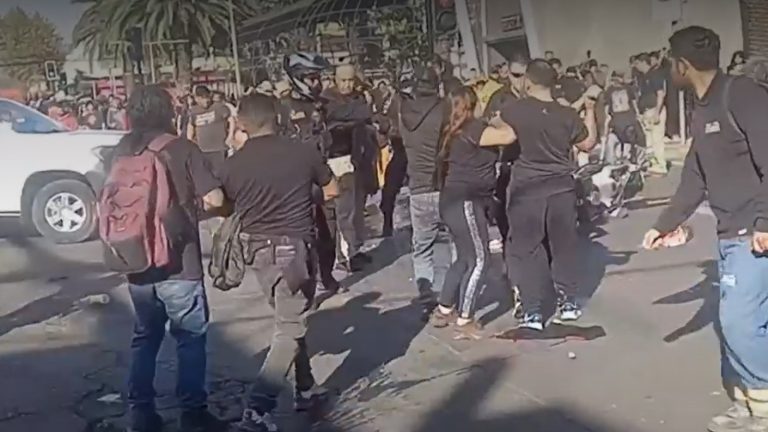 Guardias municipales son agredidos por comerciantes ambulantes en Puente Alto