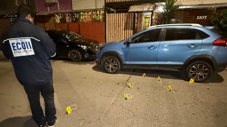 Mujer de 23 años muere baleada en Puente Alto tras ser atacada por personas en motocicleta