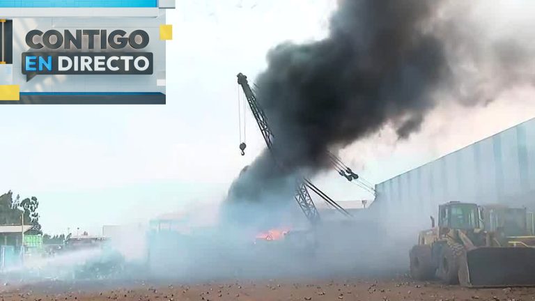 Incendio afectó planta de reciclaje en Lampa: Vecinos presentan problemas de salud por humo tóxico