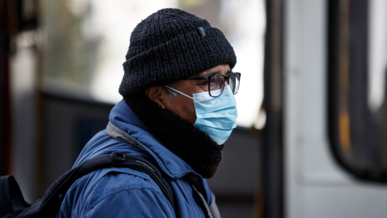 Vuelve el uso obligatorio de mascarillas: ¿Dónde y quiénes deben usarla?