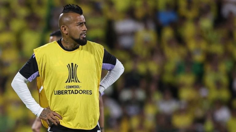 Arturo Vidal muestra optimismo tras empate de Colo Colo ante Bucaramanga: “Es bueno sumar”