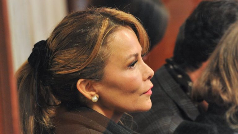 Este miércoles revisan cautelares de Cathy Barriga: Defensa busca revocar prisión preventiva