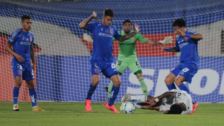 La U festejó ante Botafogo, pero los hinchas apuntaron contra este jugador: “Tiene que salir”