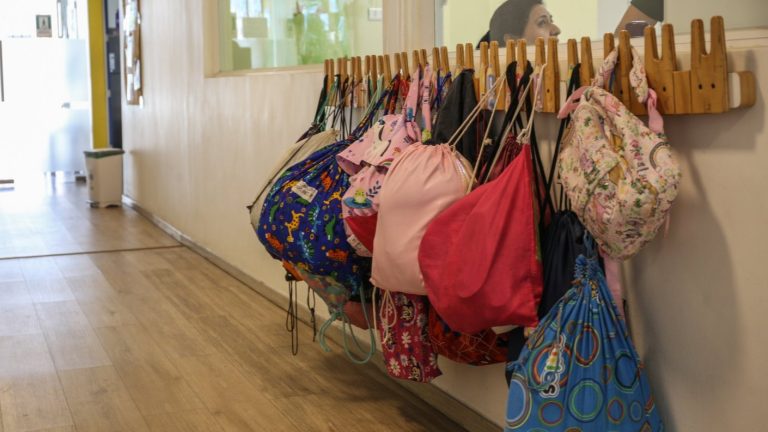 Había niños al interior: Delincuentes armados ingresaron a Jardín Infantil en Maipú