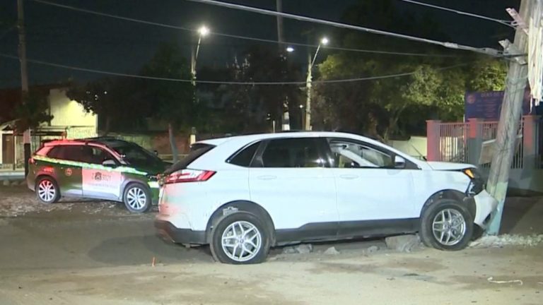 Hombre quedó en estado grave tras ser baleado mientras manejaba su auto en Maipú