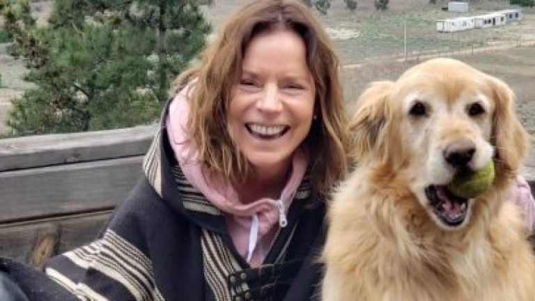 “Mi Sol eterna”: Kathy Salosny conmovió con imagen tras sufrir dura pérdida de su mascota