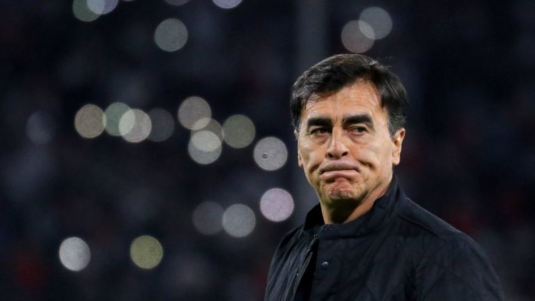 Gustavo Quinteros fue despedido de Gremio tras cuatro meses