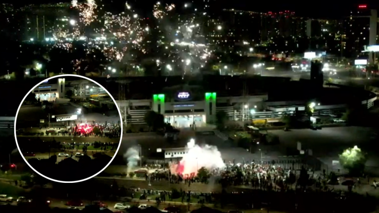 Reportan manifestaciones en distintos puntos de Santiago por Centenario de Colo Colo