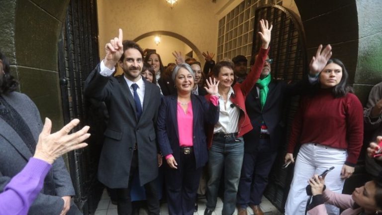 Candidatos oficialistas inscriben pacto “Unidos por Chile” de cara a las primarias presidenciales