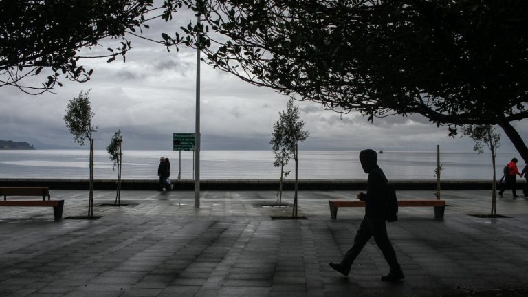 Anuncian lluvia y fuertes vientos para 7 regiones del país: Revisa cuándo llegaría el río atmosférico