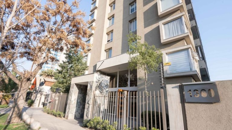 Investigan muerte de persona tras caer del piso 13 de un edificio en San Miguel